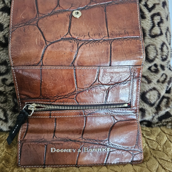 DOONEY & Bourke handbag and wallet - Picture 9 of 12